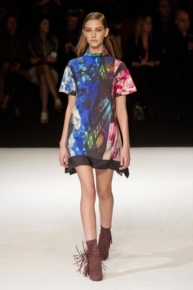 Just Cavalli: إنفجار الألوان والحياة النابضة