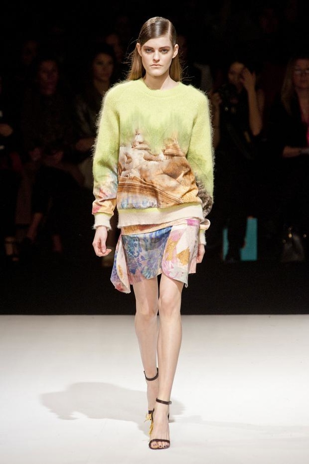 Just Cavalli: إنفجار الألوان والحياة النابضة