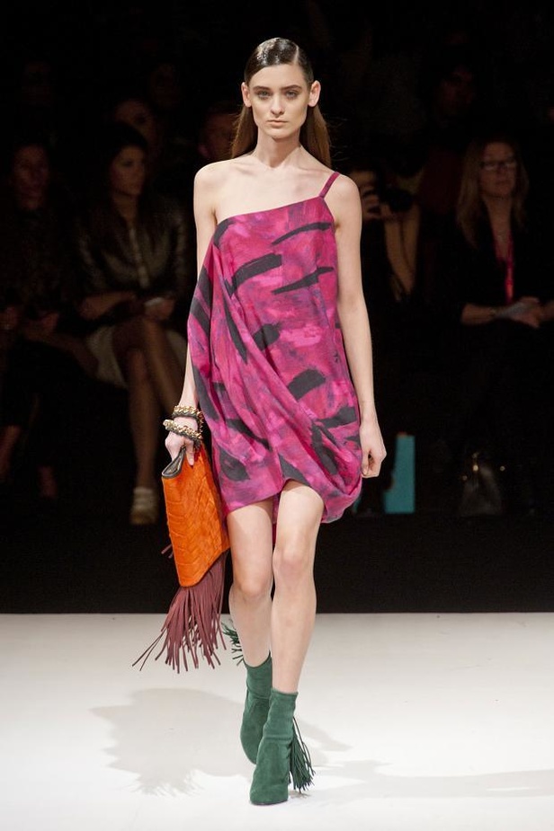 Just Cavalli: إنفجار الألوان والحياة النابضة