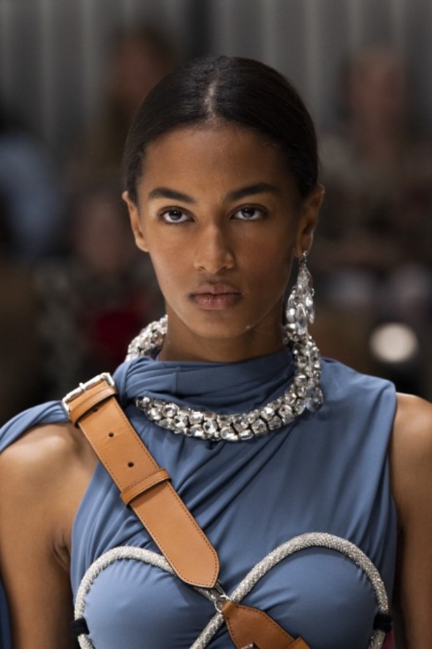 اسبوع الموضة في لندن 2019 مجموعة JW ANDERSON  للأزياء الجاهزة  لربيع وصيف 2020