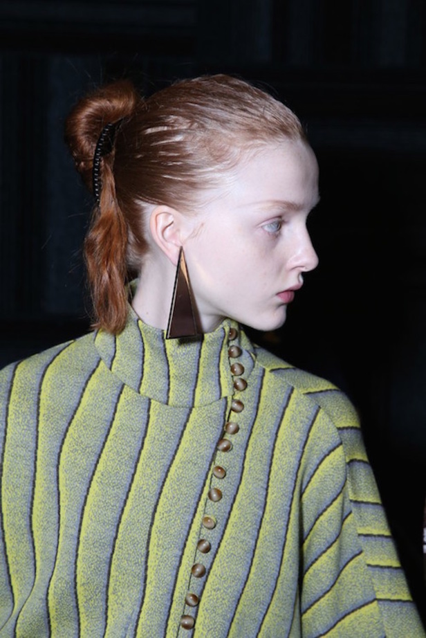 "J.W.Anderson".... صخب الثمانيّات بجرأة وتفرّد