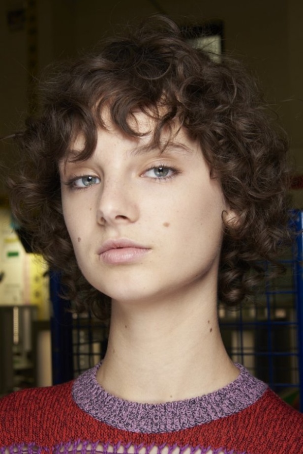 عرض ازياء مجموعة كنزو Kenzo لربيع وصيف 2021 من اسبوع الموضة في باريس