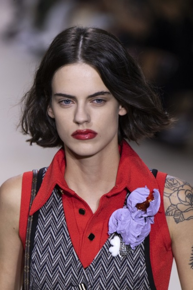 إطلالات فائقة الأناقة خلال عرض Louis Vuitton لربيع وصيف 2020