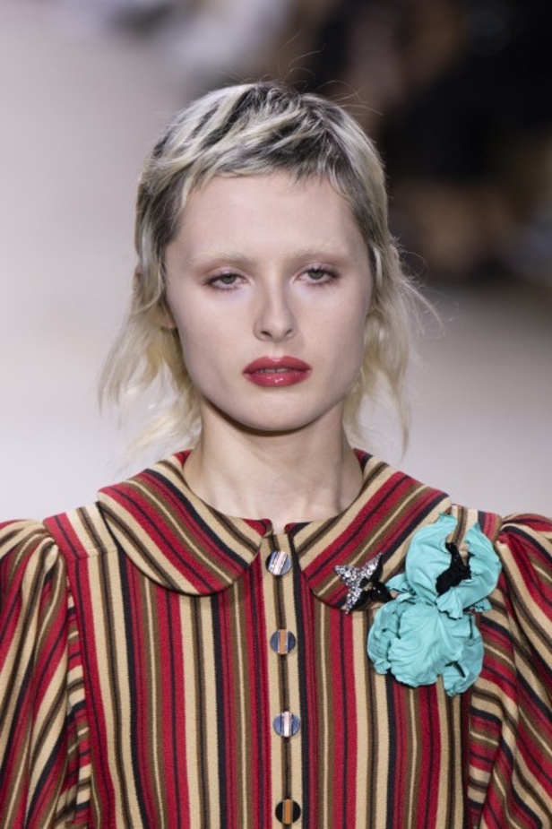 إطلالات فائقة الأناقة خلال عرض Louis Vuitton لربيع وصيف 2020