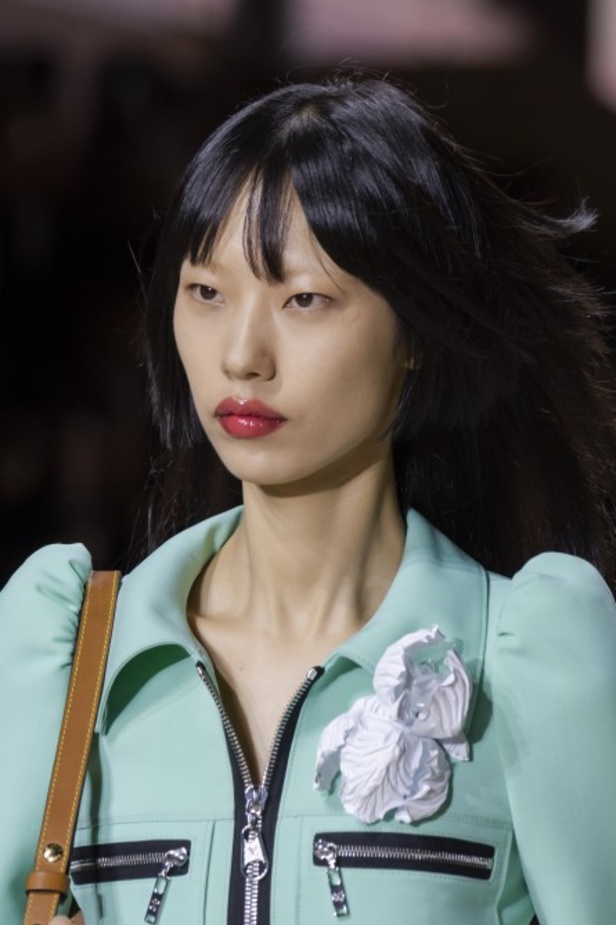 إطلالات فائقة الأناقة خلال عرض Louis Vuitton لربيع وصيف 2020