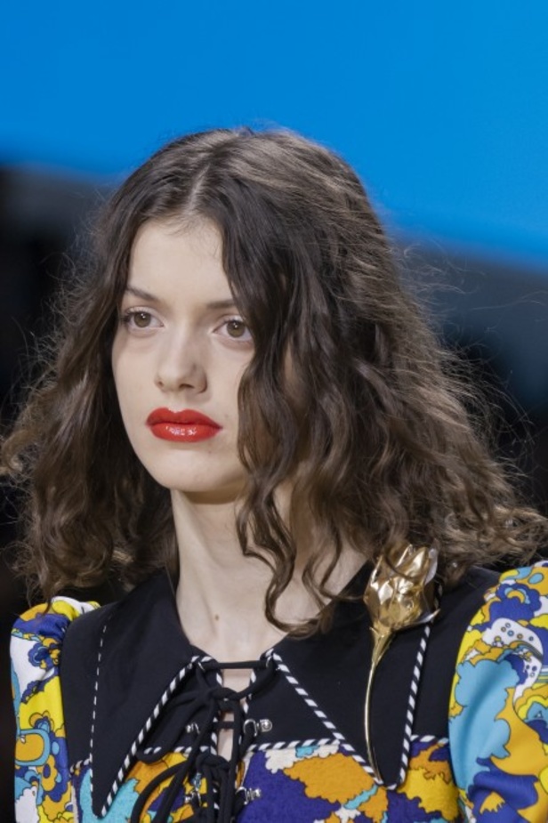 إطلالات فائقة الأناقة خلال عرض Louis Vuitton لربيع وصيف 2020