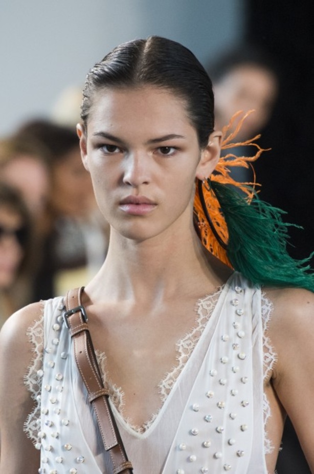 عرض أزياء Loewe لربيع وصيف 2019