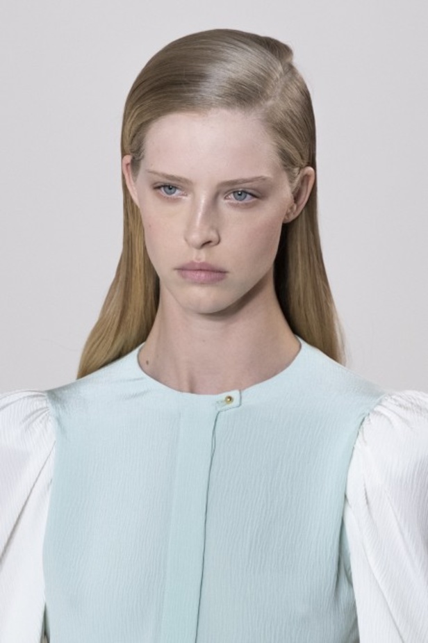 عرض مجموعة LOEWE لموسم خريف وشتاء 2020