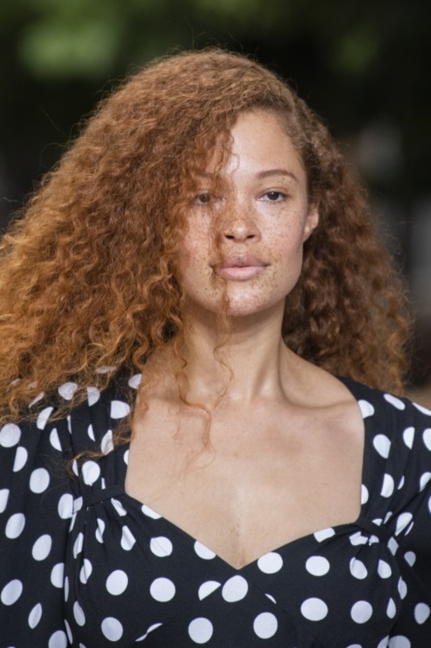 أسبوع الموضة في نيويورك 2019 .. عرض أحدث موديلات شنط Michael Kors