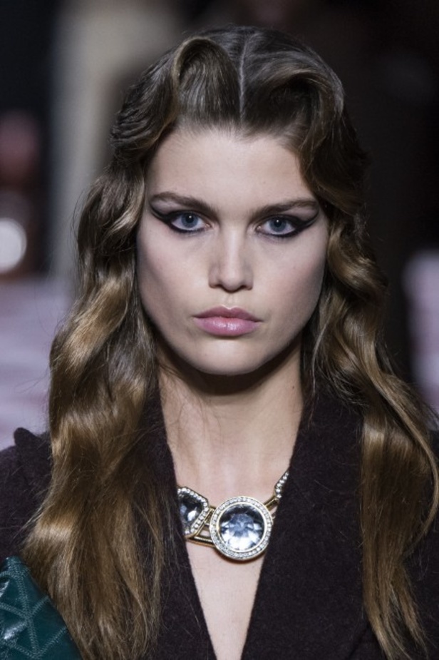 عرض أزياء دار Miu Miu لخريف وشتاء 2020-2021