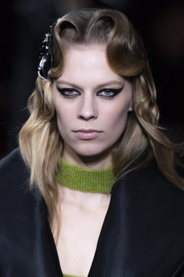 عرض أزياء دار Miu Miu لخريف وشتاء 2020-2021