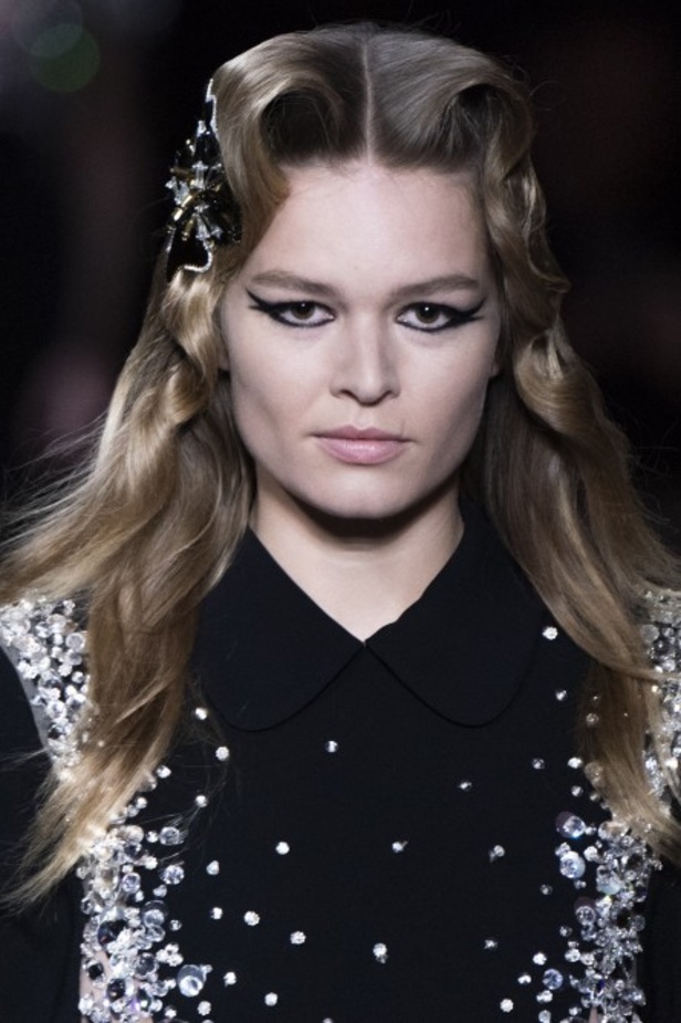 عرض أزياء دار Miu Miu لخريف وشتاء 2020-2021