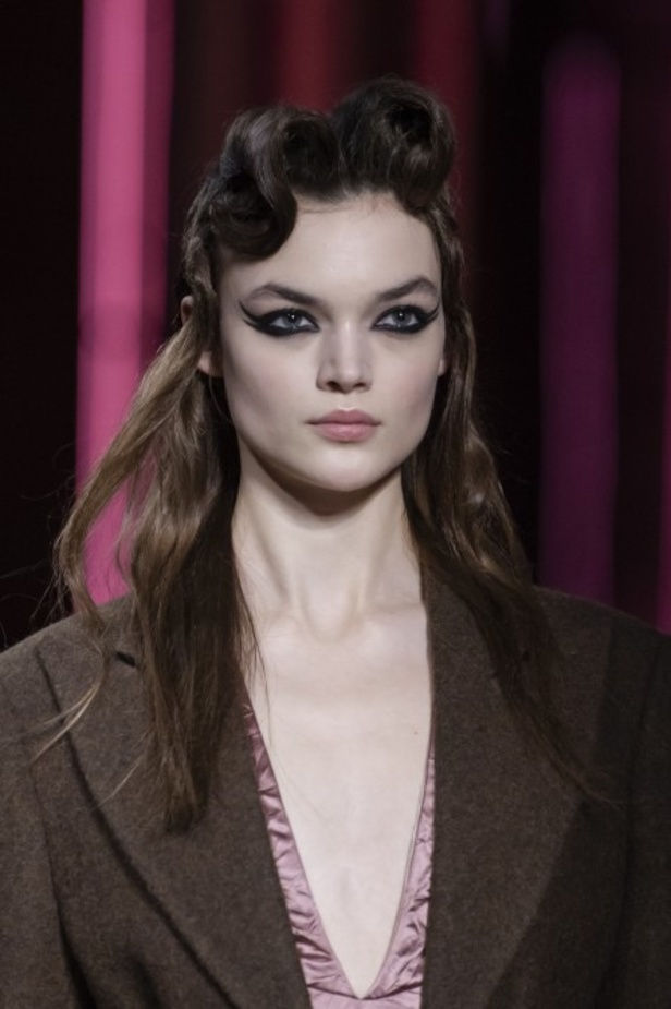 عرض أزياء دار Miu Miu لخريف وشتاء 2020-2021