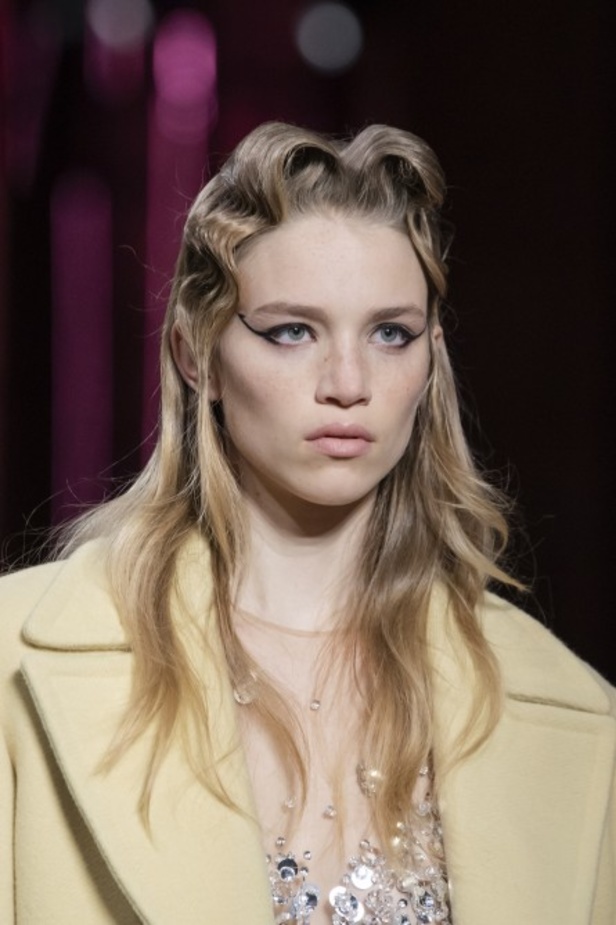 عرض أزياء دار Miu Miu لخريف وشتاء 2020-2021