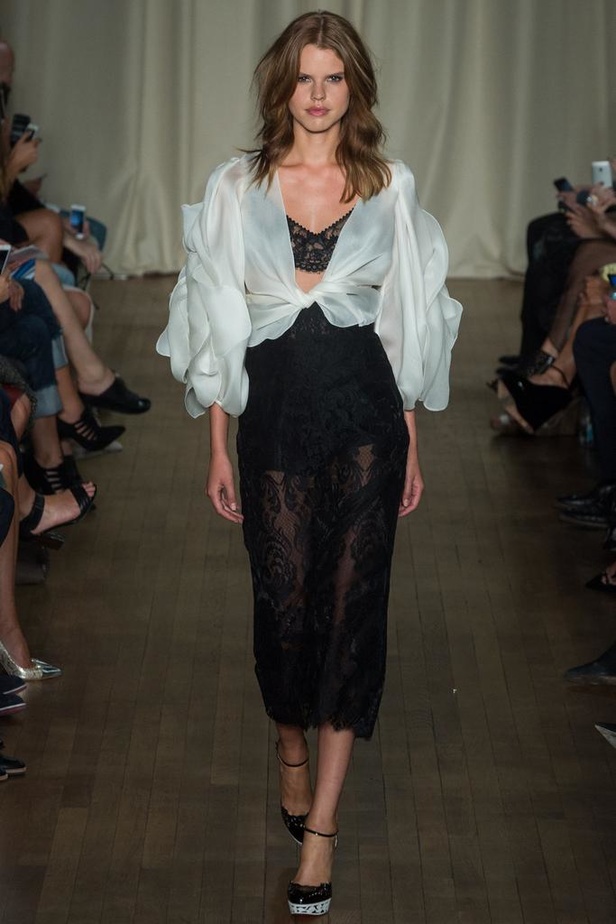 Marchesa : أحلام وردية من عالم الأميرات