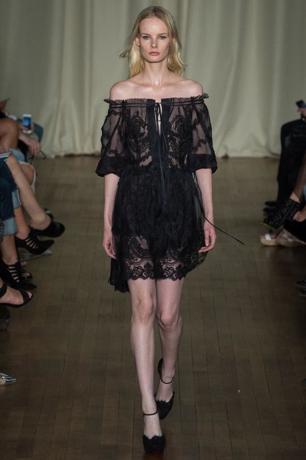 Marchesa : أحلام وردية من عالم الأميرات