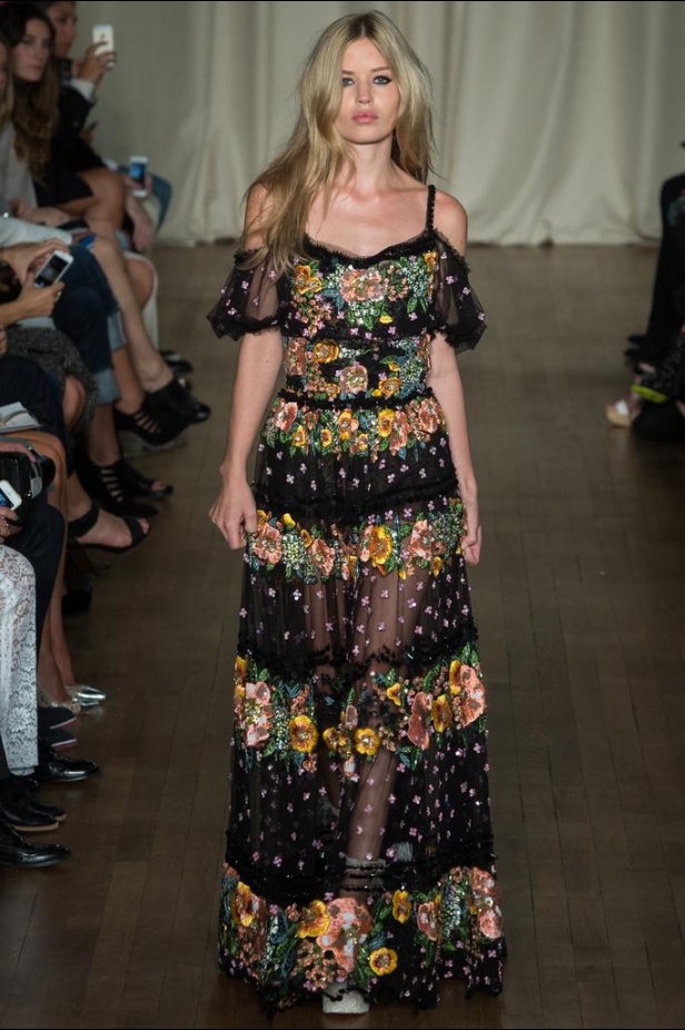 Marchesa : أحلام وردية من عالم الأميرات