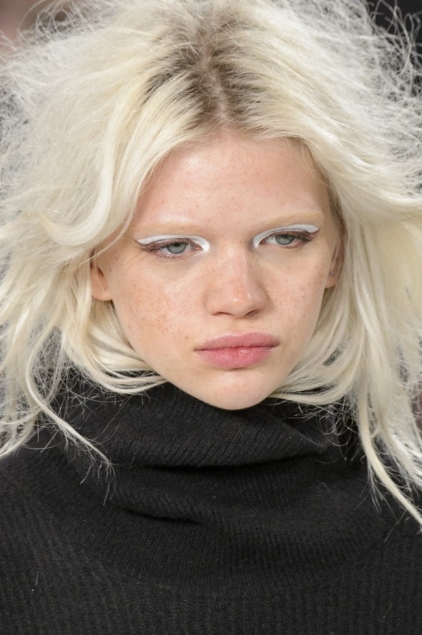 عرض أزياء ميزون مارجيلا لخريف وشتاء 2017-2018