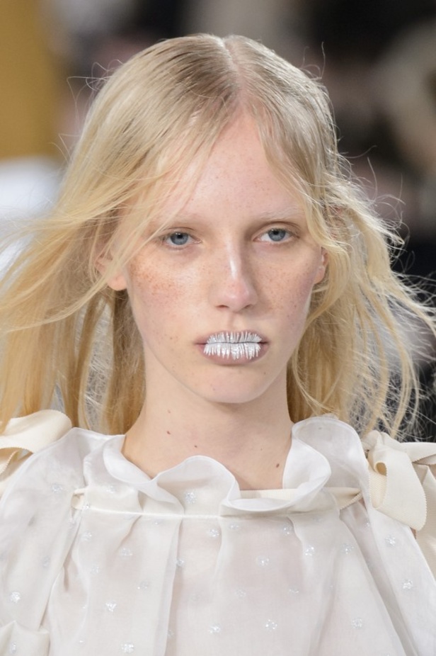 عرض أزياء ميزون مارجيلا لخريف وشتاء 2017-2018