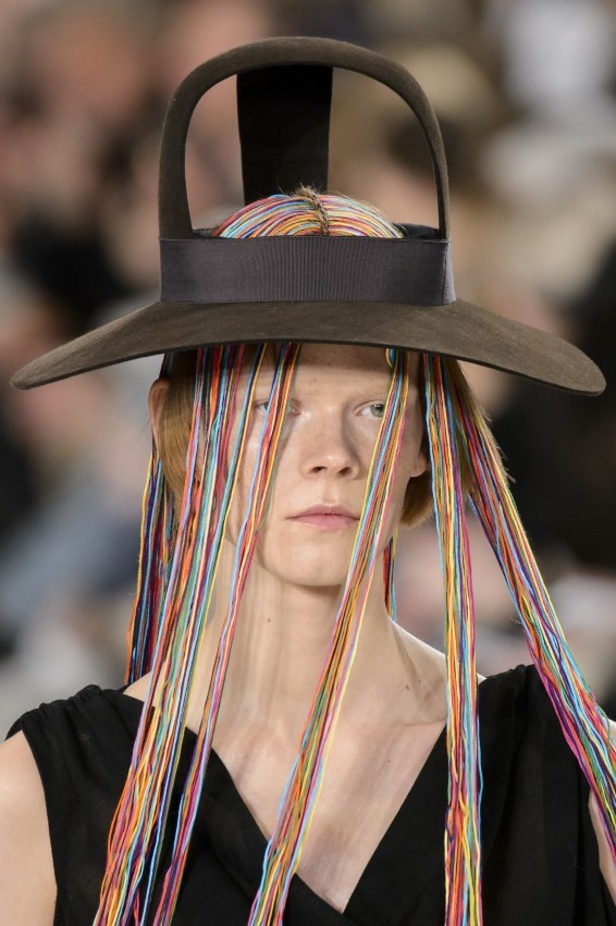 عرض أزياء ميزون مارجيلا لخريف وشتاء 2017-2018