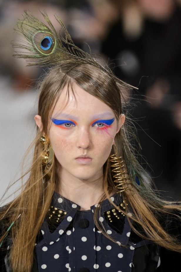 عرض أزياء ميزون مارجيلا لخريف وشتاء 2017-2018