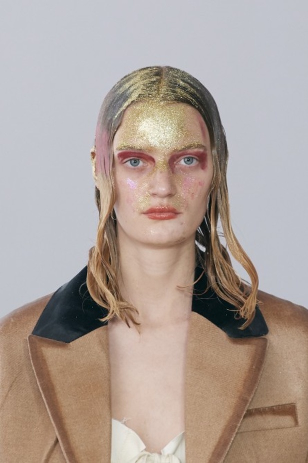 خطوط تجريدية في عرض مجموعة Marni FW20