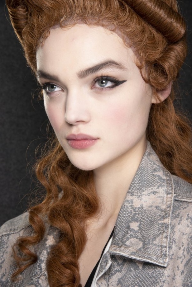 مجموعة موسكينو MOSCHINO لخريف وشتاء 2020-2021 من ميلانو