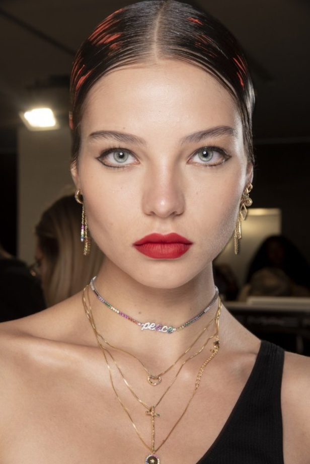 اسبوع الموضة في ميلان 2019  اخر صيحات MOSCHINO  لربيع وصيف 2020  