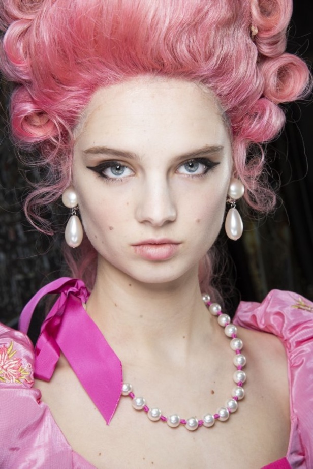 مجموعة موسكينو MOSCHINO لخريف وشتاء 2020-2021 من ميلانو