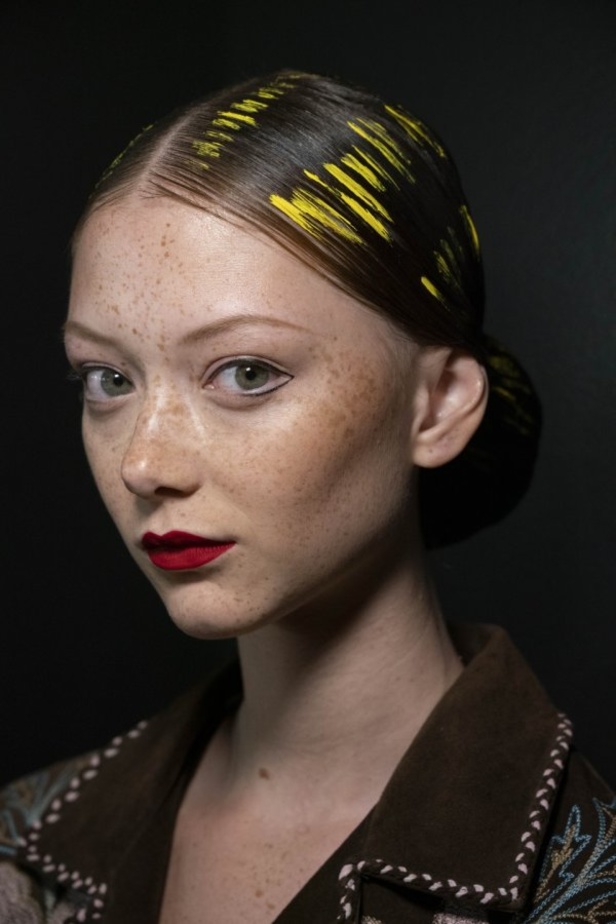 اسبوع الموضة في ميلان 2019  اخر صيحات MOSCHINO  لربيع وصيف 2020  