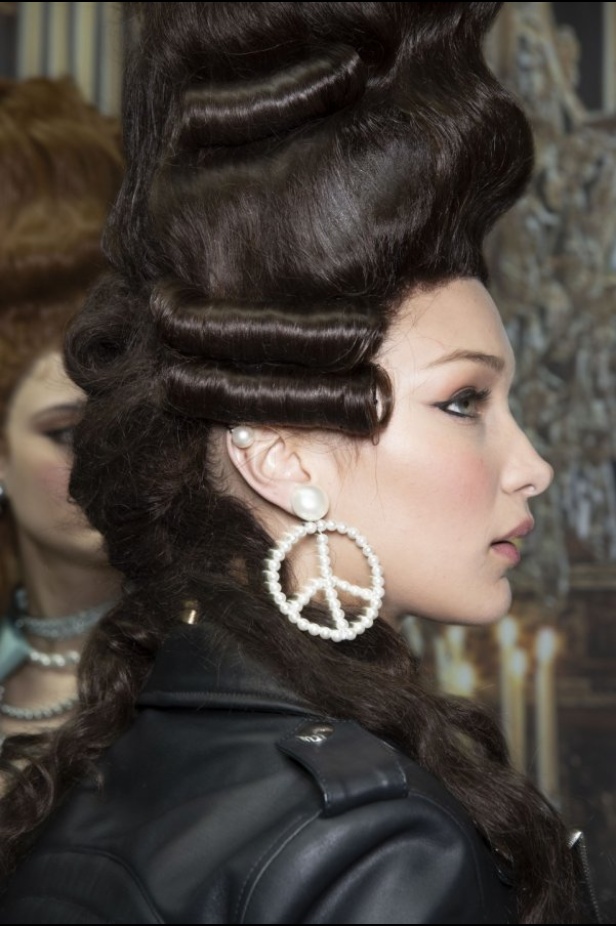 مجموعة موسكينو MOSCHINO لخريف وشتاء 2020-2021 من ميلانو