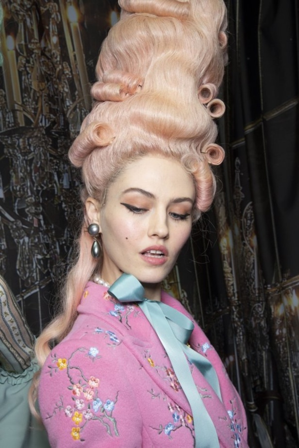 مجموعة موسكينو MOSCHINO لخريف وشتاء 2020-2021 من ميلانو