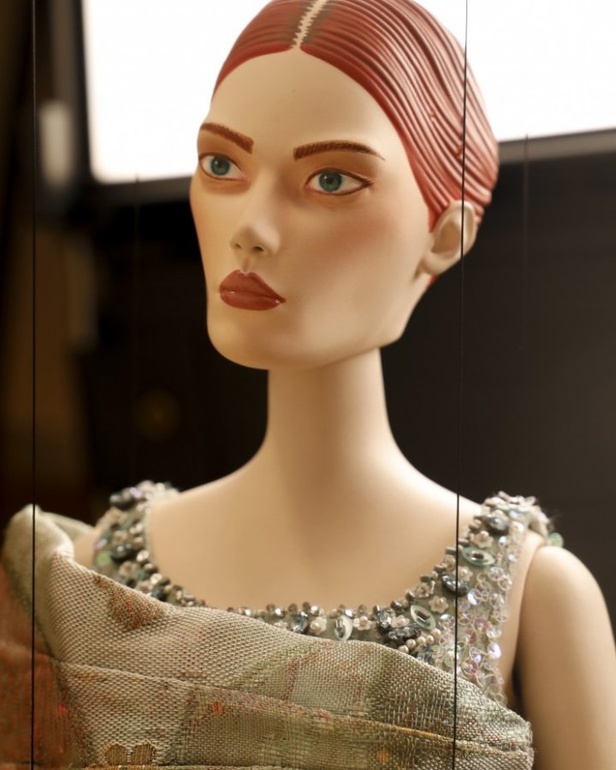 عرض أزياء مجموعة MOSCHINO لربيع وصيف 2021 في أسبوع الموضة في ميلانو