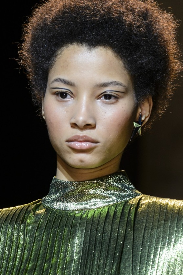 عرض أزياء موغلر لموسم خريف وشتاء 2017