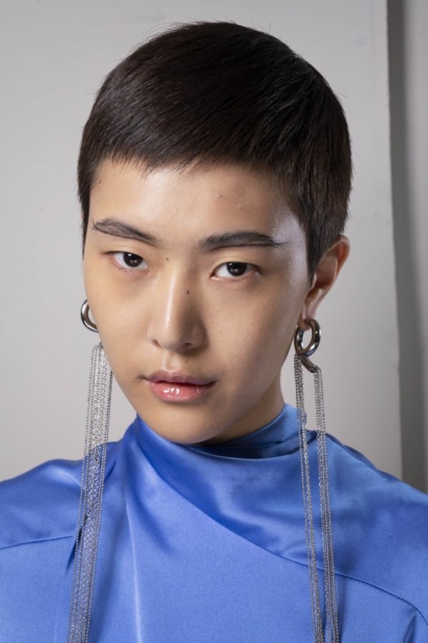 اسبوع الموضة في باريس 2019 عرض أزياء MUGLER لربيع وصيف 2020