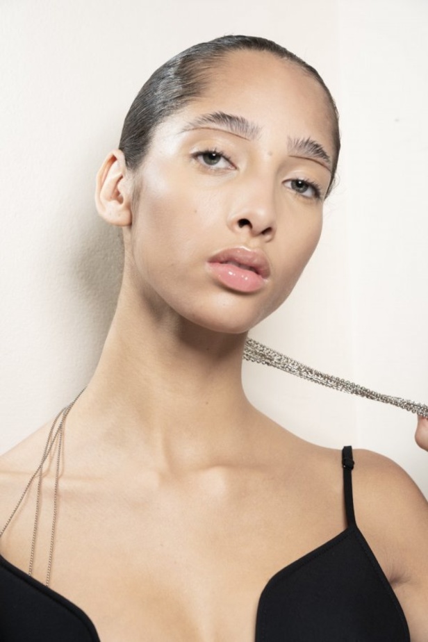 اسبوع الموضة في باريس 2019 عرض أزياء MUGLER لربيع وصيف 2020