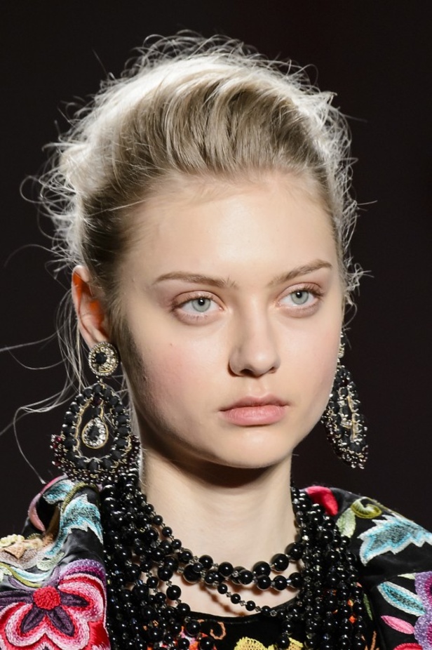 عرض أزياء نعيم خان لخريف وشتاء 2017