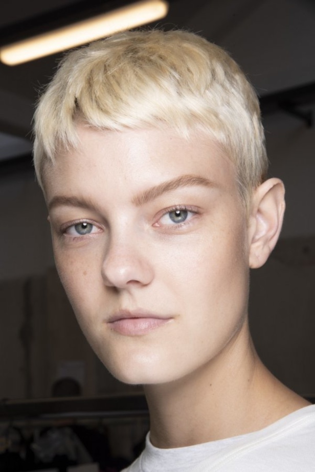 مجموعة No. 21 للأزياء الجاهزة لربيع وصيف ٢٠١٩ !