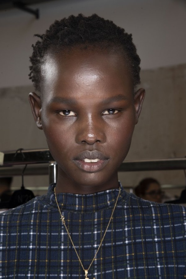 مجموعة No. 21 للأزياء الجاهزة لربيع وصيف ٢٠١٩ !