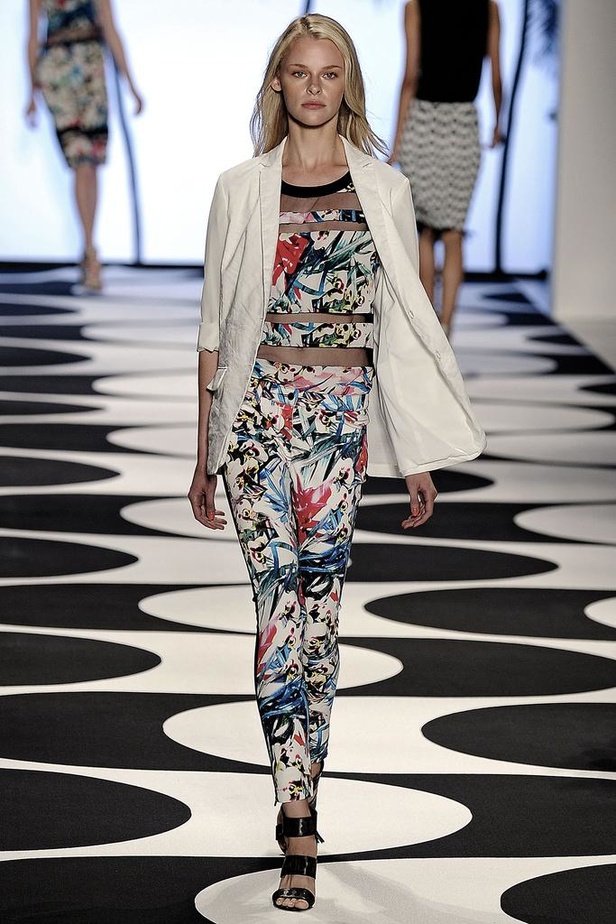 Nicole Miller : تمايلي على أنغام الكوباكابانا..