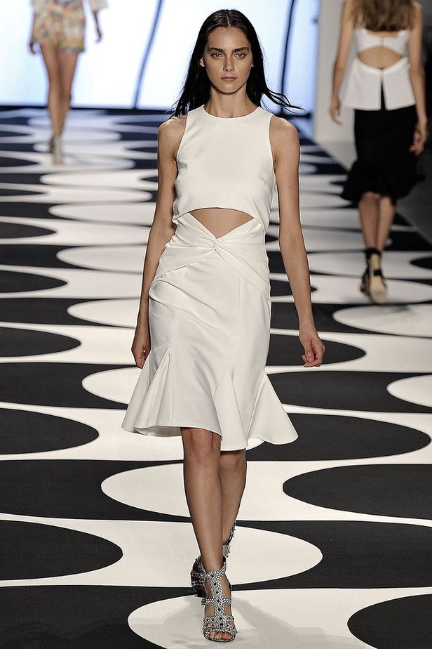 Nicole Miller : تمايلي على أنغام الكوباكابانا..