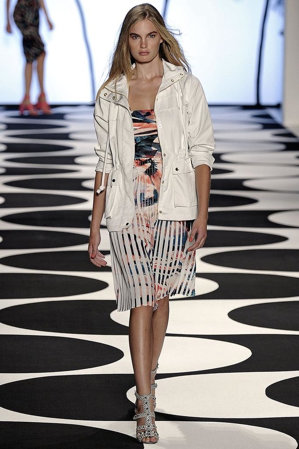 Nicole Miller : تمايلي على أنغام الكوباكابانا..