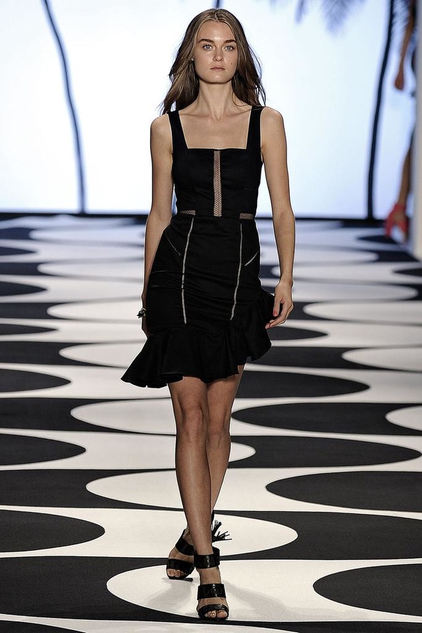 Nicole Miller : تمايلي على أنغام الكوباكابانا..