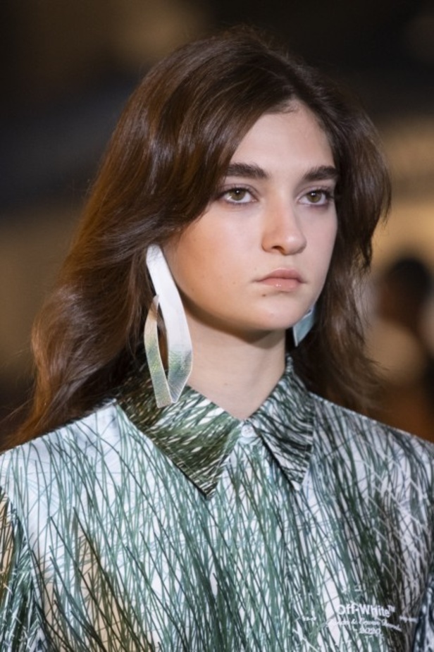 عرض مجموعة Off white بحس رياضي فاخر 