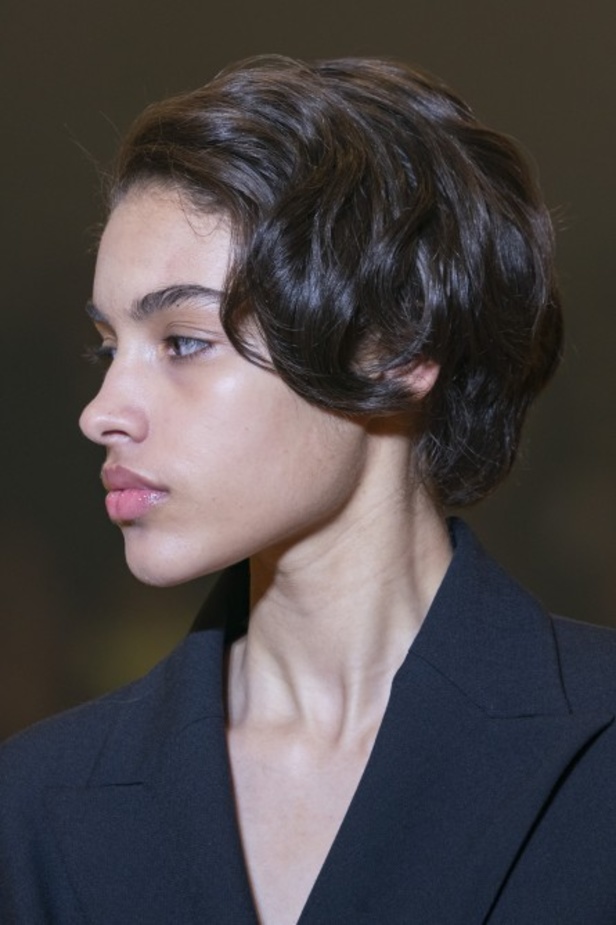 مجموعة off-White للألبسة الجاهزة لخريف 2019