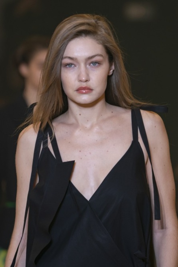 مجموعة off-White للألبسة الجاهزة لخريف 2019