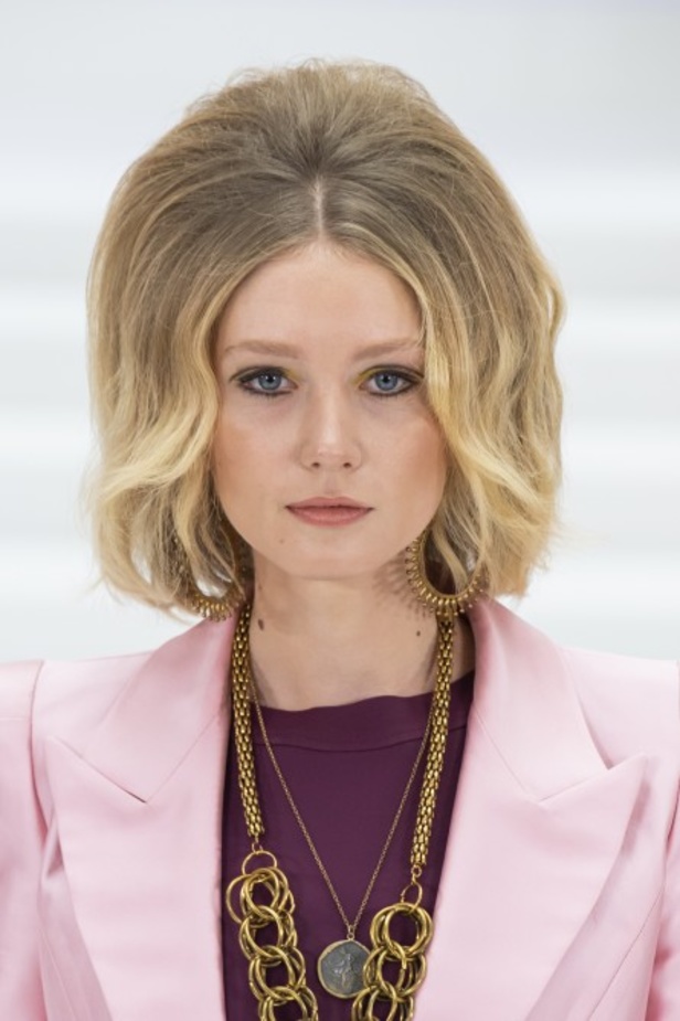 اسبوع الموضة في لندن 2019  أزياء PAUL COSTELLO الجاهزة لربيع وصيف 2020