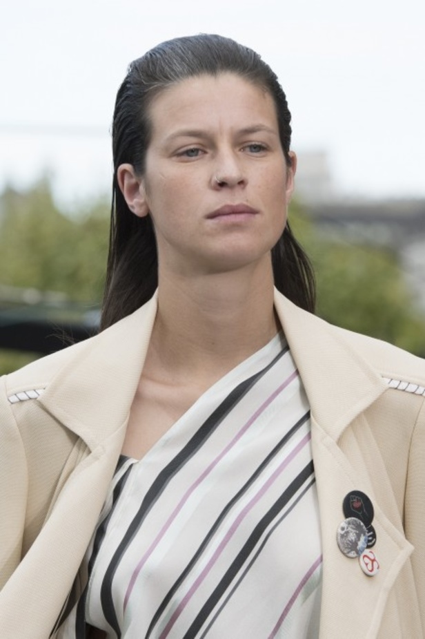 عرض أزياء Roland Mouret لربيع وصيف ٢٠١٩ !