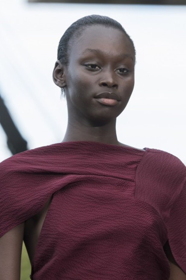 عرض أزياء Roland Mouret لربيع وصيف ٢٠١٩ !