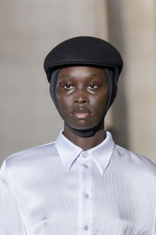 مجموعة الالبسة الجاهزة من Roland Mouret لخريف وشتاء 2020-2021